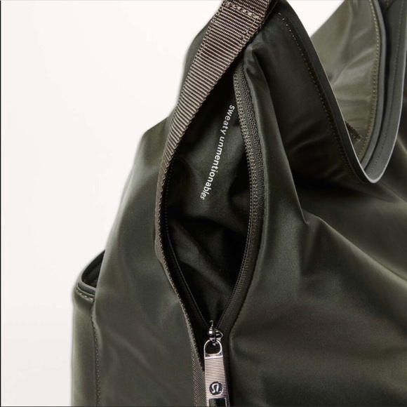 Lululemon All Set Hobo Bag - Picture 6 of 6